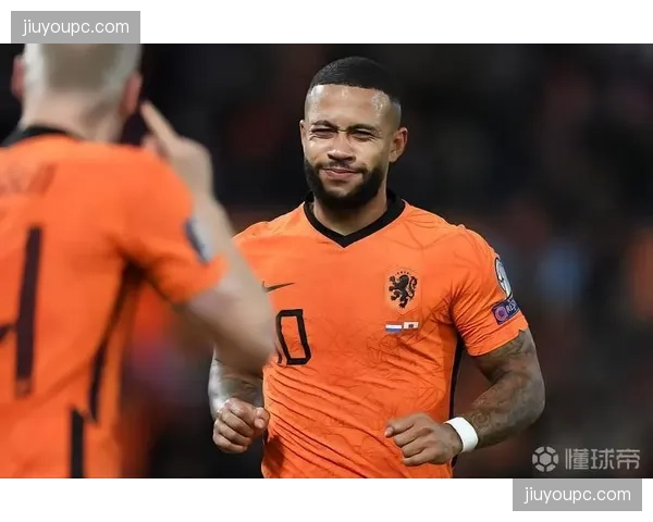 荷兰德佩状态下滑明显，中锋位置真空迫使主帅考虑无锋阵应敌